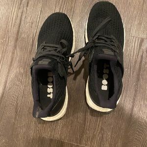 Women’s adidas boosts in size 7.